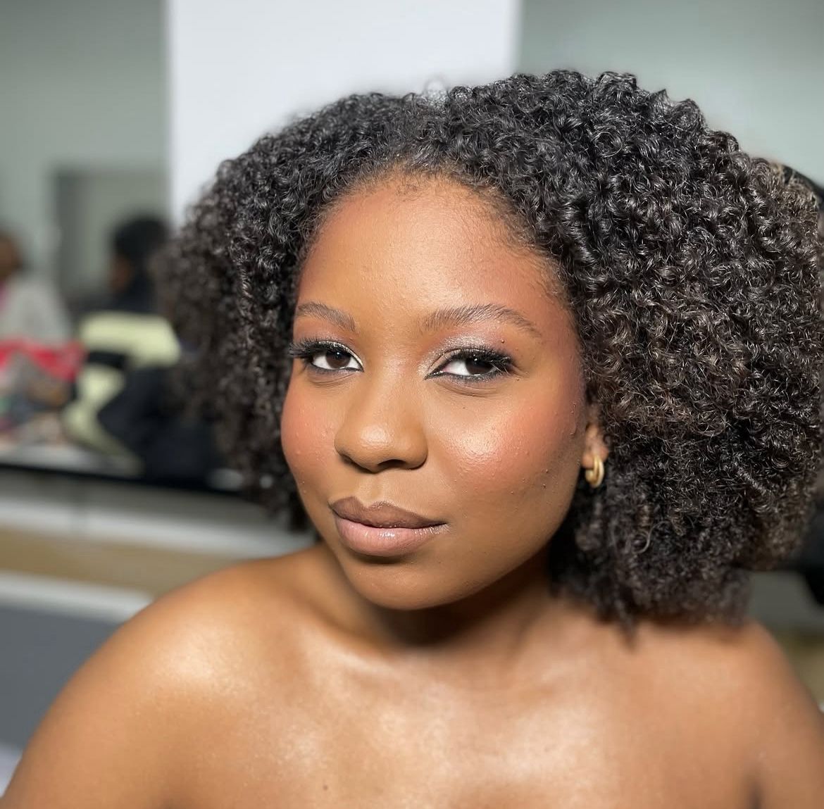 Maquiagem e Penteados