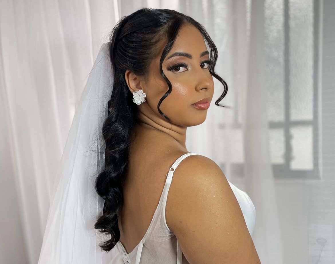 Maquiagem e Penteados