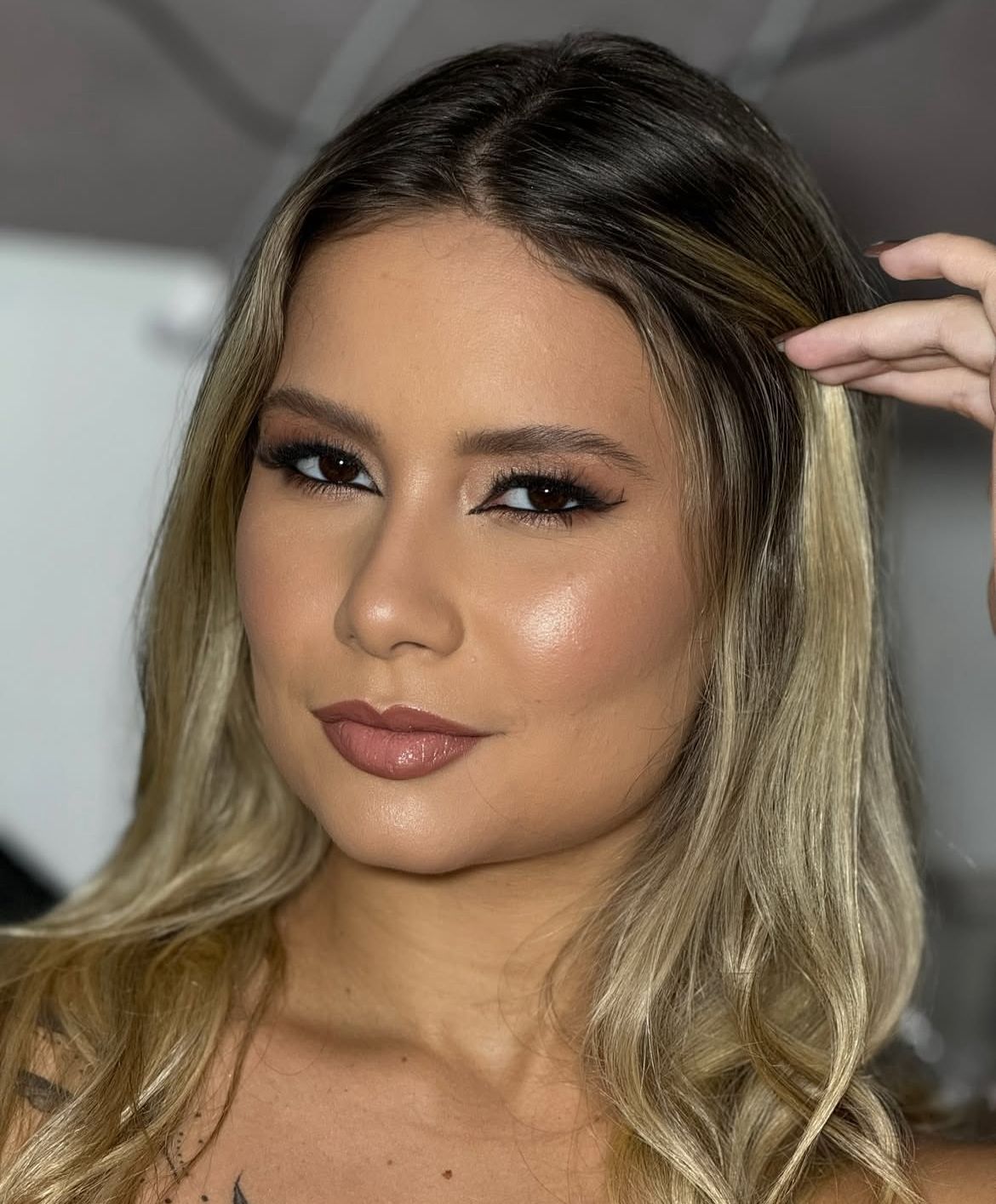 Maquiagem e Penteados