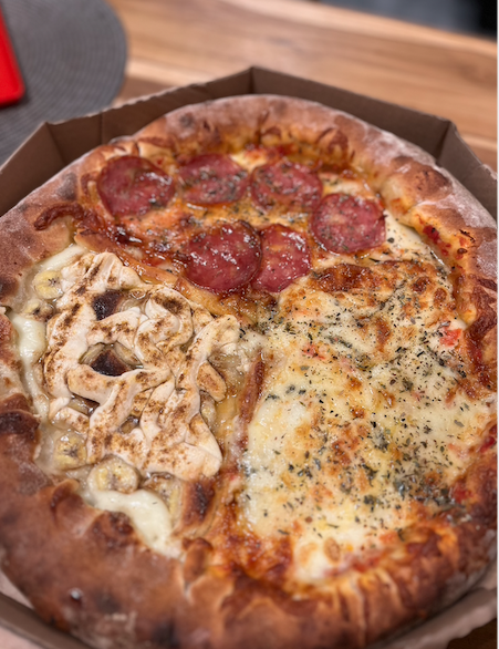 Pizza no forno á lenha