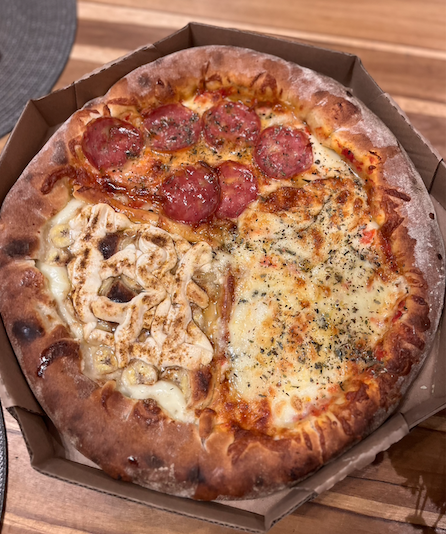 Pizza no forno á lenha